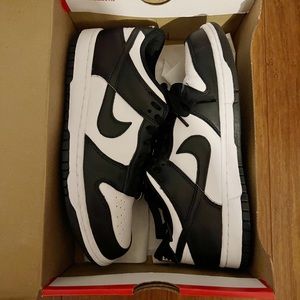 NIKE Dunk Low Pandas